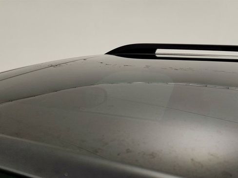 Used 2024 Land Rover Discovery Metropolitan Edition image 10