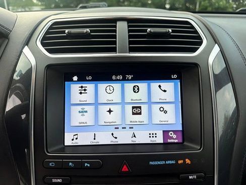 Used 2019 Ford Explorer Platinum AWD/4WD image 24