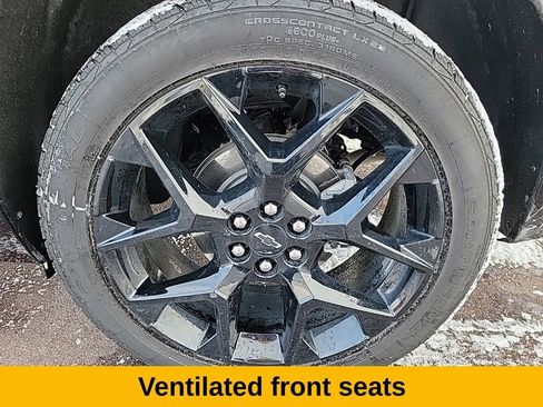 Used 2025 Chevrolet Traverse RS image 11