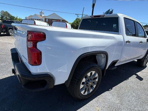 Used 2024 Chevrolet Silverado 2500 Custom w/ Custom Value Package AWD/4WD image 5