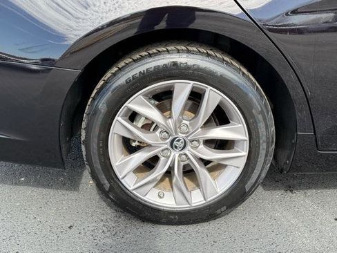 Used 2019 Toyota Avalon XLE w/ Preferred Accessory Package image 16