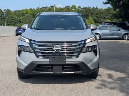 Used 2025 Nissan Rogue SV AWD/4WD image 8
