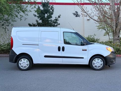 Used 2021 RAM ProMaster City Tradesman image 4