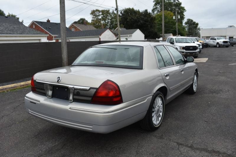 Used 2010 Mercury Grand Marquis LS RWD image 3