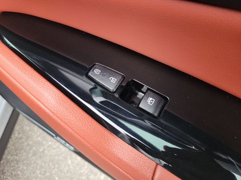 Certified 2023 Kia Sportage SX image 11