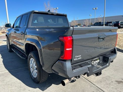 Used 2025 Toyota Tacoma SR5 image 5
