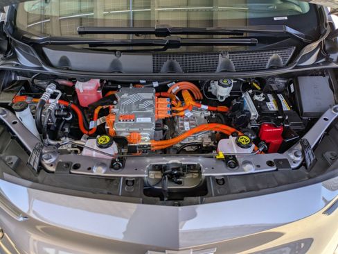 Used 2023 Chevrolet Bolt LT FWD image 29