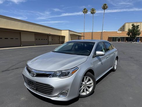 Used 2014 Toyota Avalon XLE Premium FWD image 3