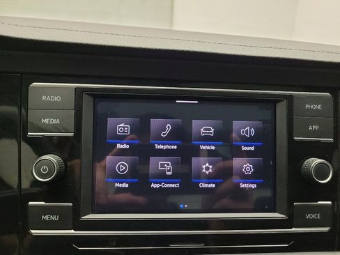 Used 2021 Volkswagen Jetta SE FWD image 25