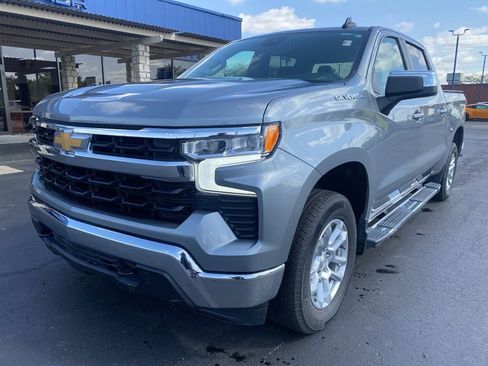 Used 2023 Chevrolet Silverado 1500 LT AWD/4WD image 9