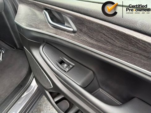 Certified 2022 Jeep Grand Cherokee L Limited AWD/4WD image 37