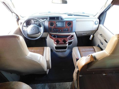 Used 2015 Ford E-450 and Econoline 450 Super Duty w/ Motorhome Prep Package RWD image 43