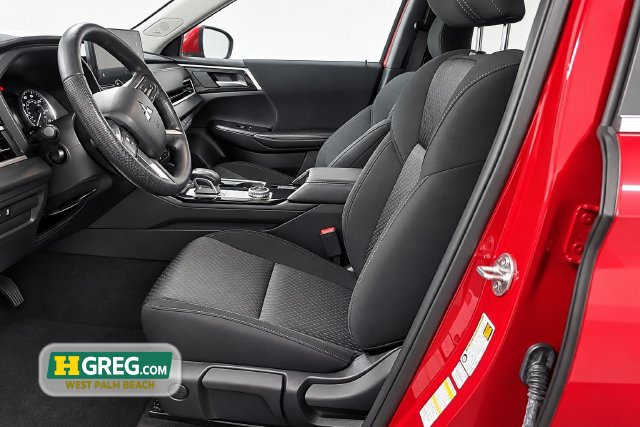 Used 2026 Mitsubishi Outlander ES FWD image 10
