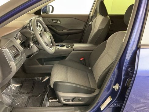 Used 2023 Nissan Rogue SV image 14