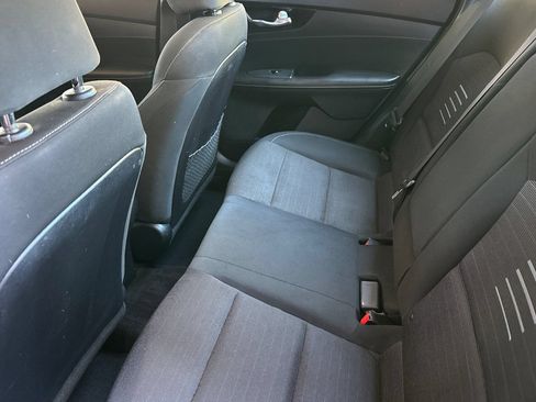 Used 2019 Kia Forte S w/ S Premium Package FWD image 12