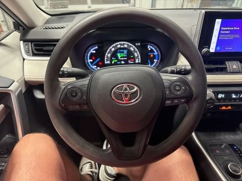 Used 2024 Toyota RAV4 XLE w/ Convenience Package image 10