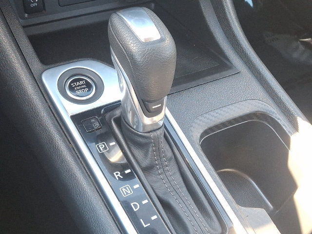 Used 2025 Nissan Sentra SV FWD image 14