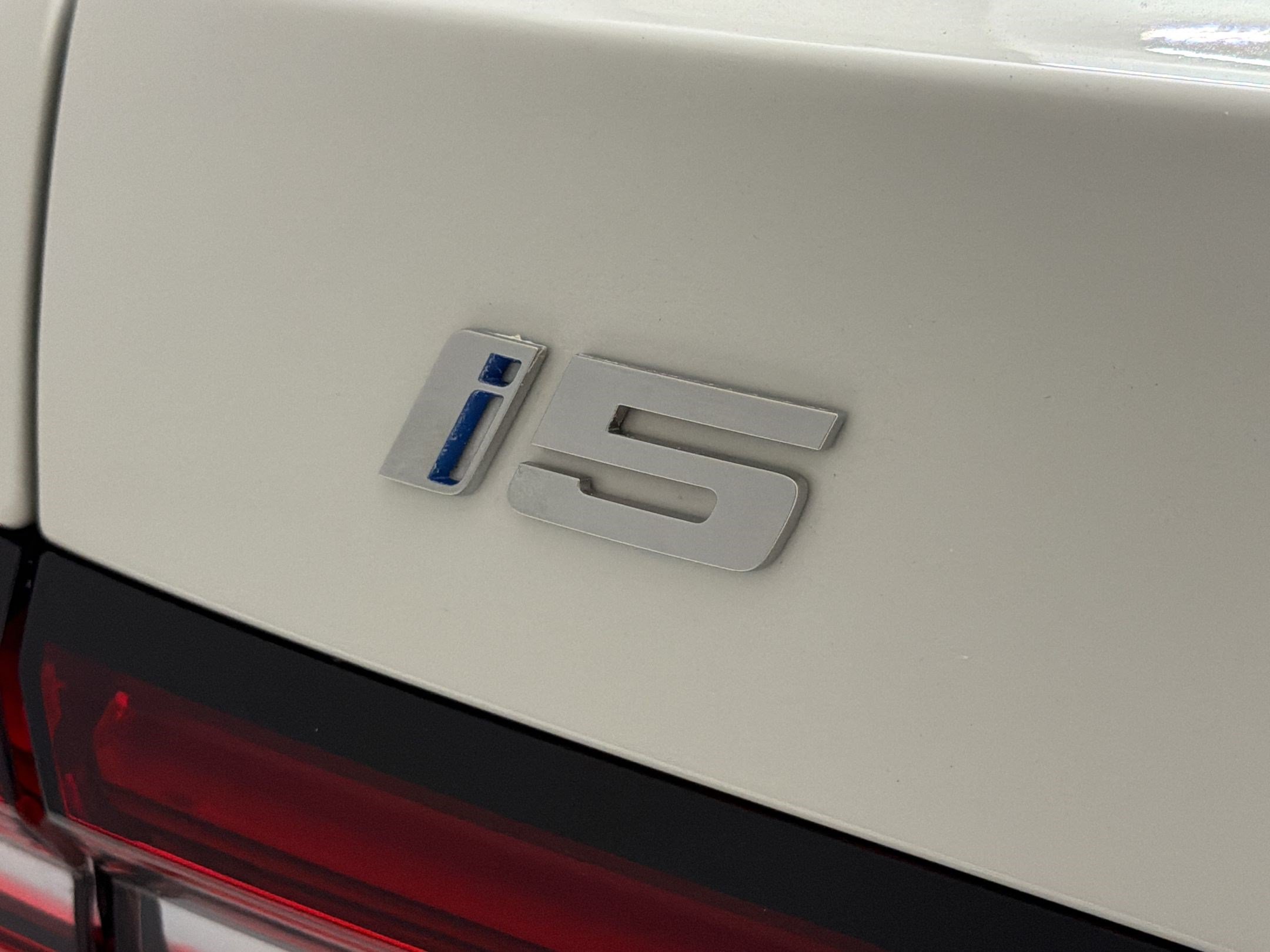 Used 2026 BMW i5 eDrive40 RWD image 34