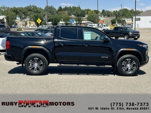 Used 2025 GMC Canyon AT4 AWD/4WD image 8