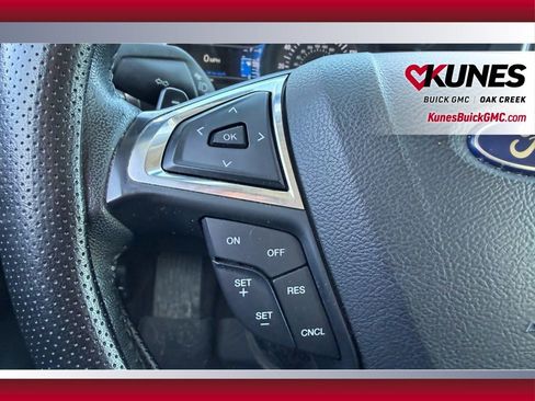 Used 2017 Ford Fusion SE w/ Equipment Group 201A image 10