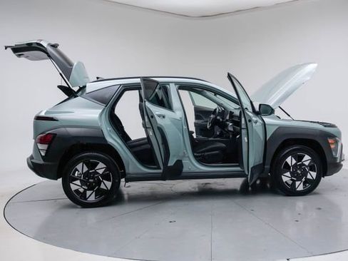 Used 2024 Hyundai Kona SEL AWD/4WD image 15