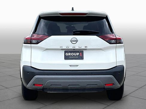 Used 2023 Nissan Rogue S image 5
