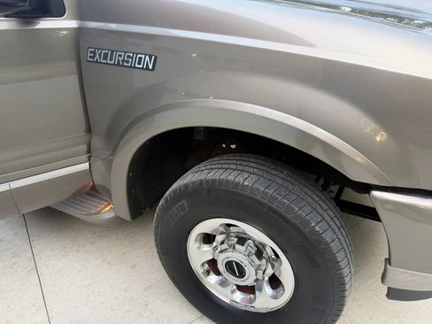 Used 2004 Ford Excursion Limited AWD/4WD image 19