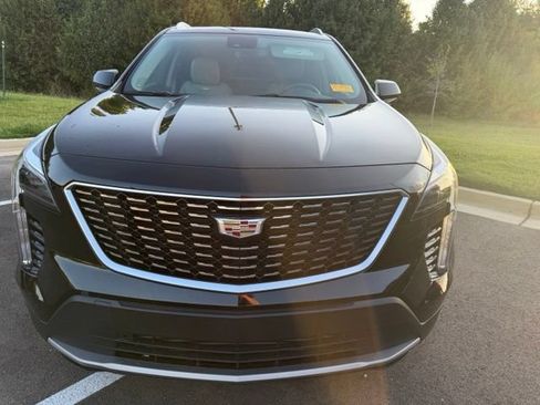 Used 2020 Cadillac XT4 Premium Luxury w/ Driver Awareness Package AWD/4WD image 3
