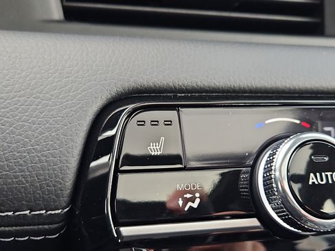 New 2025 Honda Pilot Touring image 14