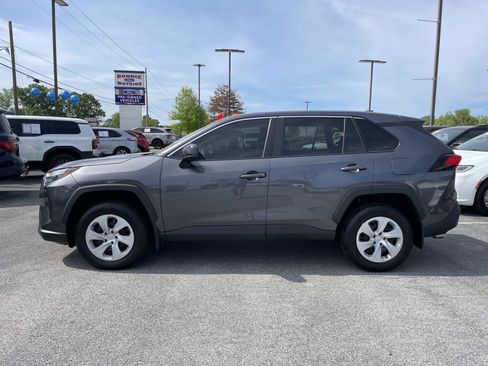 Used 2024 Toyota RAV4 LE FWD image 8