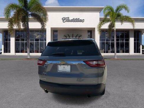 Used 2020 Chevrolet Traverse LT image 13