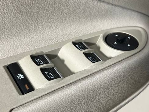 Used 2017 Ford Escape SE w/ Equipment Group 201A image 22