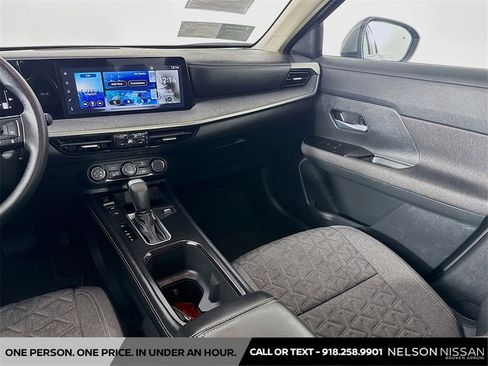 Certified 2025 Nissan Kicks SV image 21