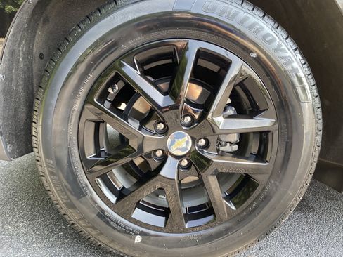 Used 2023 Chevrolet Equinox LT FWD image 38