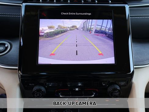 Used 2022 Jeep Grand Cherokee Limited w/ Trailer Tow Prep Group (B) image 6