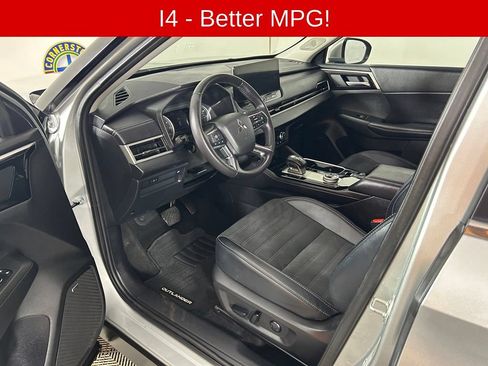 Used 2025 Mitsubishi Outlander SE AWD/4WD image 7