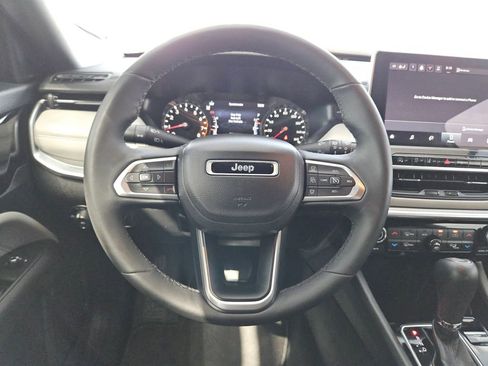 Used 2025 Jeep Compass Limited AWD/4WD image 23