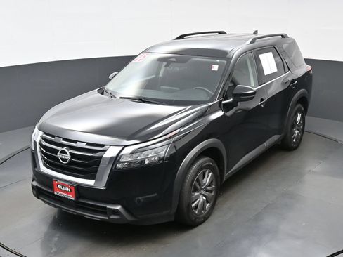 Used 2025 Nissan Pathfinder SV AWD/4WD image 39