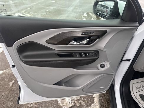 Used 2022 GMC Terrain SLT w/ Infotainment Package II image 22