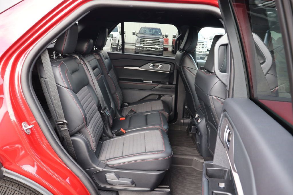 Used 2025 Ford Explorer ST-Line w/ Premium Package AWD/4WD image 27