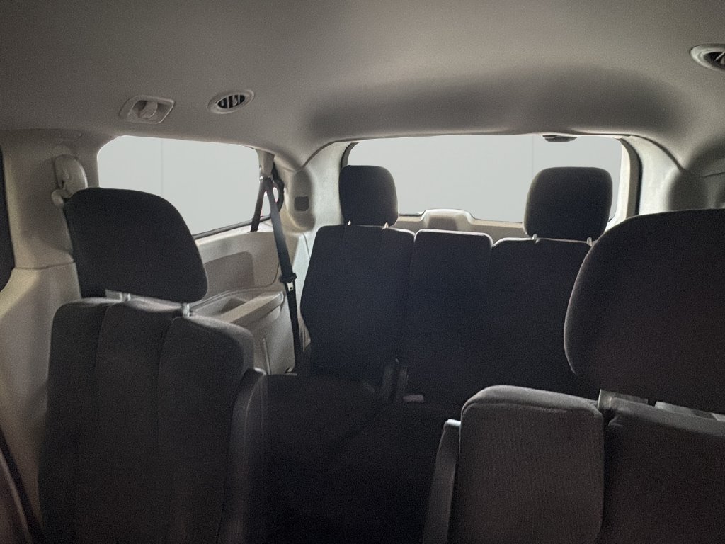 Used 2013 Dodge Grand Caravan SE FWD image 16
