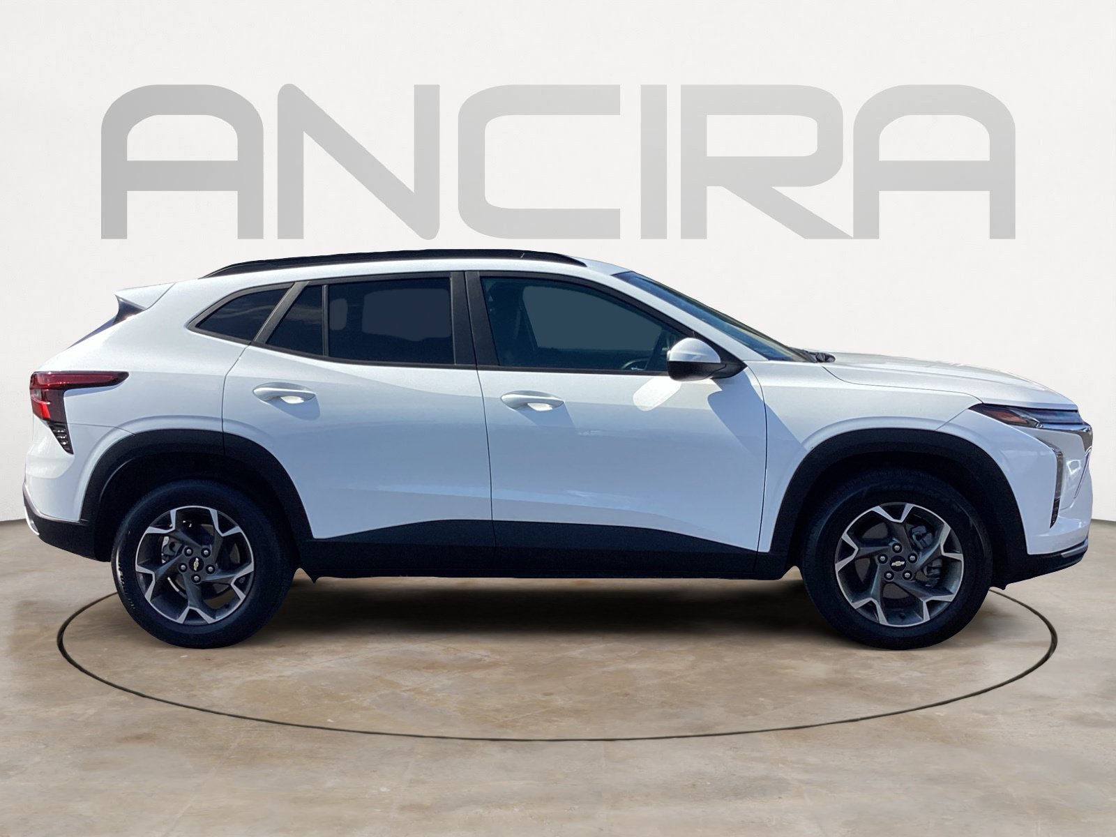 Used 2025 Chevrolet Trax LT FWD image 15