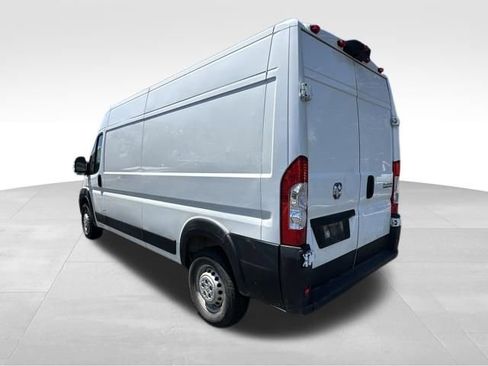 Used 2025 RAM ProMaster 2500 w/ Convenience Group FWD image 3