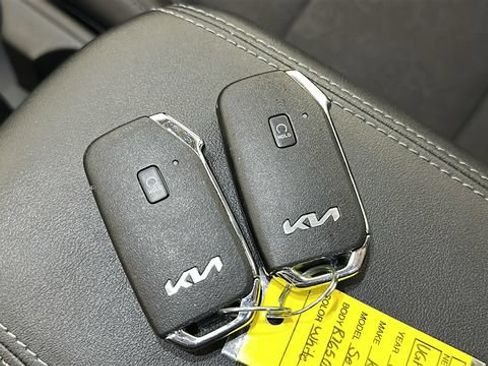Used 2024 Kia Seltos S AWD/4WD image 20