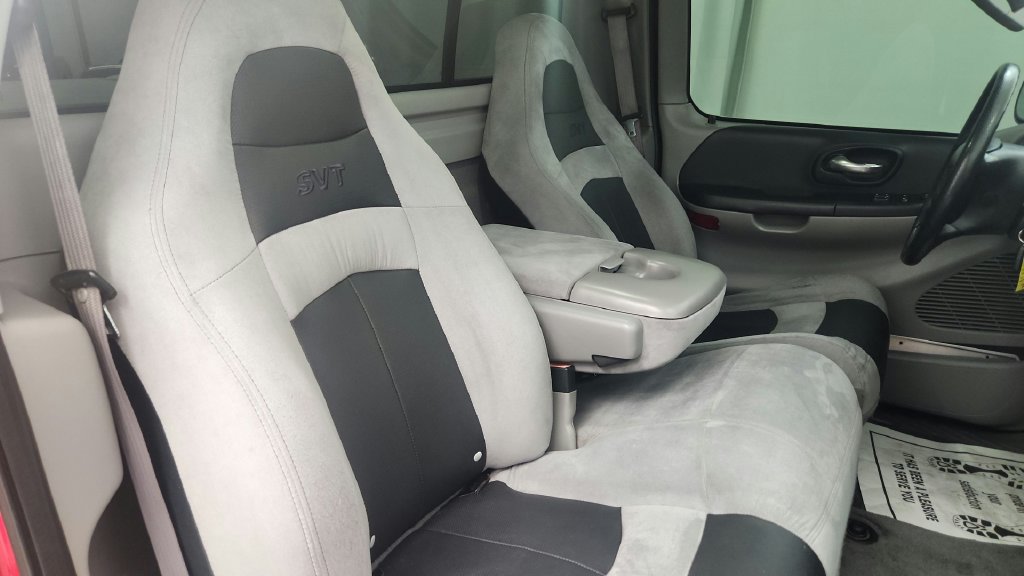 Used 2004 Ford F150 Lightning RWD image 47