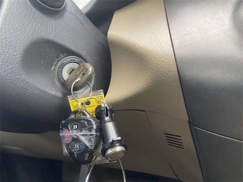 Used 2011 Toyota RAV4 4WD w/ Base L4 Extra Value Pkg image 24