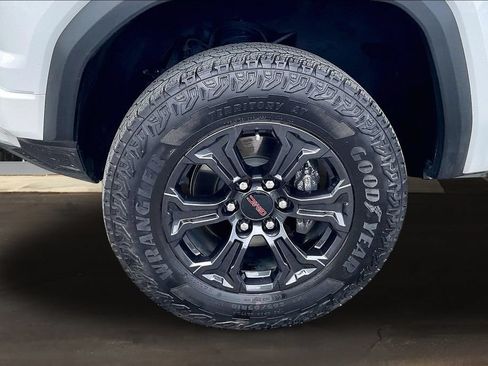 Used 2025 GMC Canyon Elevation RWD image 34