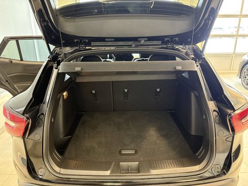 Used 2024 Chevrolet Trax RS w/ Sunroof Package image 8