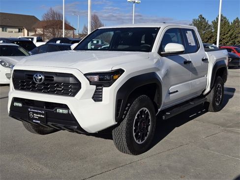 Used 2024 Toyota Tacoma TRD Off-Road image 38