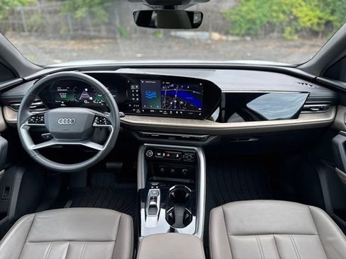Certified 2025 Audi Q5 Premium Plus w/ Premium Plus AWD/4WD image 16